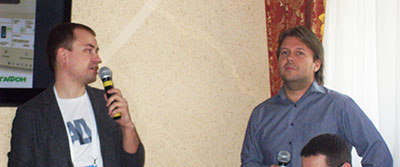 справа Кирилл Лапенин (МегаФон») и Максим Чернявский слева («МегаФон Ритейл»): «Онлайн-канал – самый дешевый и для продаж и для обслуживания абонентов».