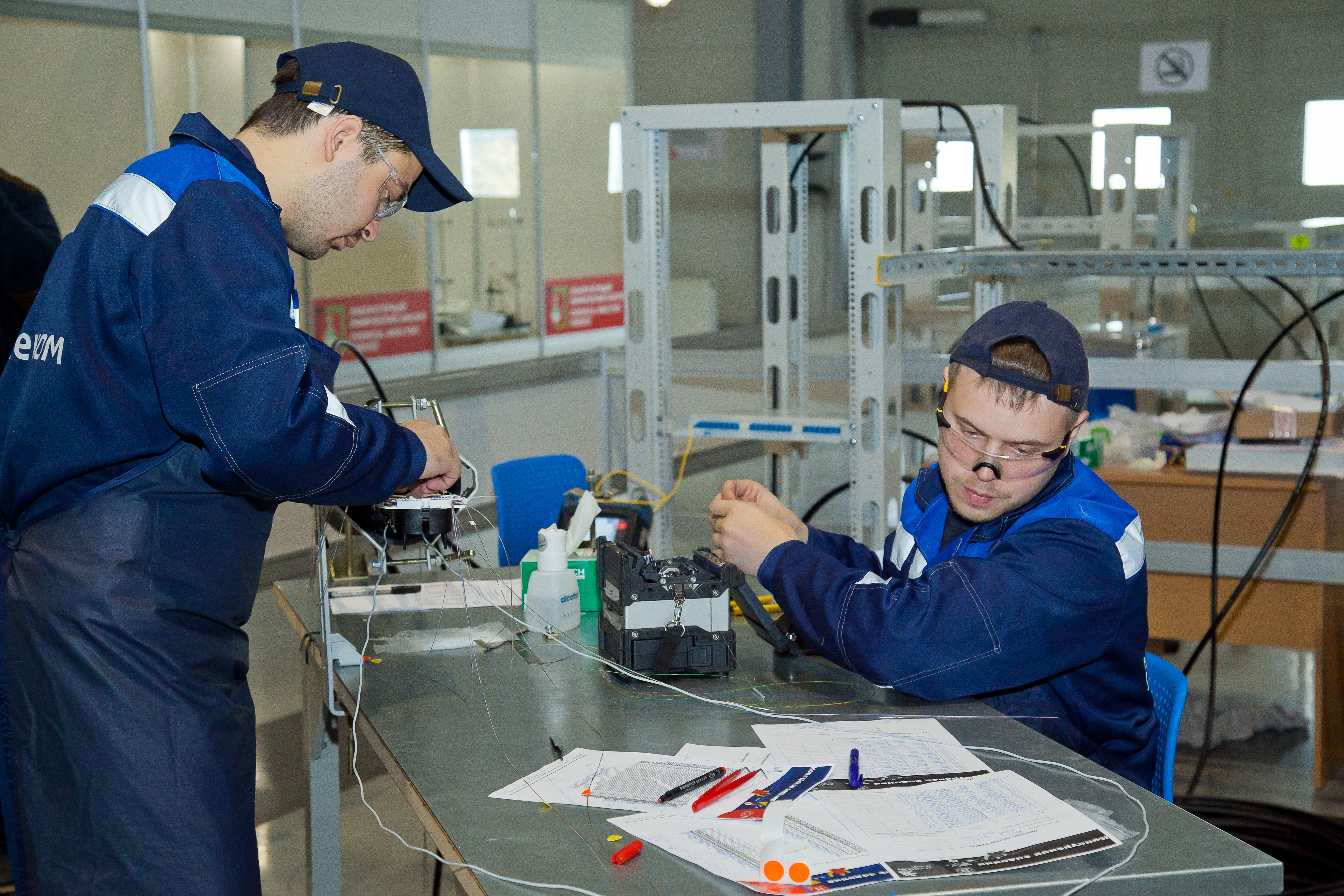 Высокие технологии профессии. Артур Тюхов World skills 2018. Профессии Ворлдскиллс. WORLDSKILLS оптоволокно. WORLDSKILLS Екатеринбург.